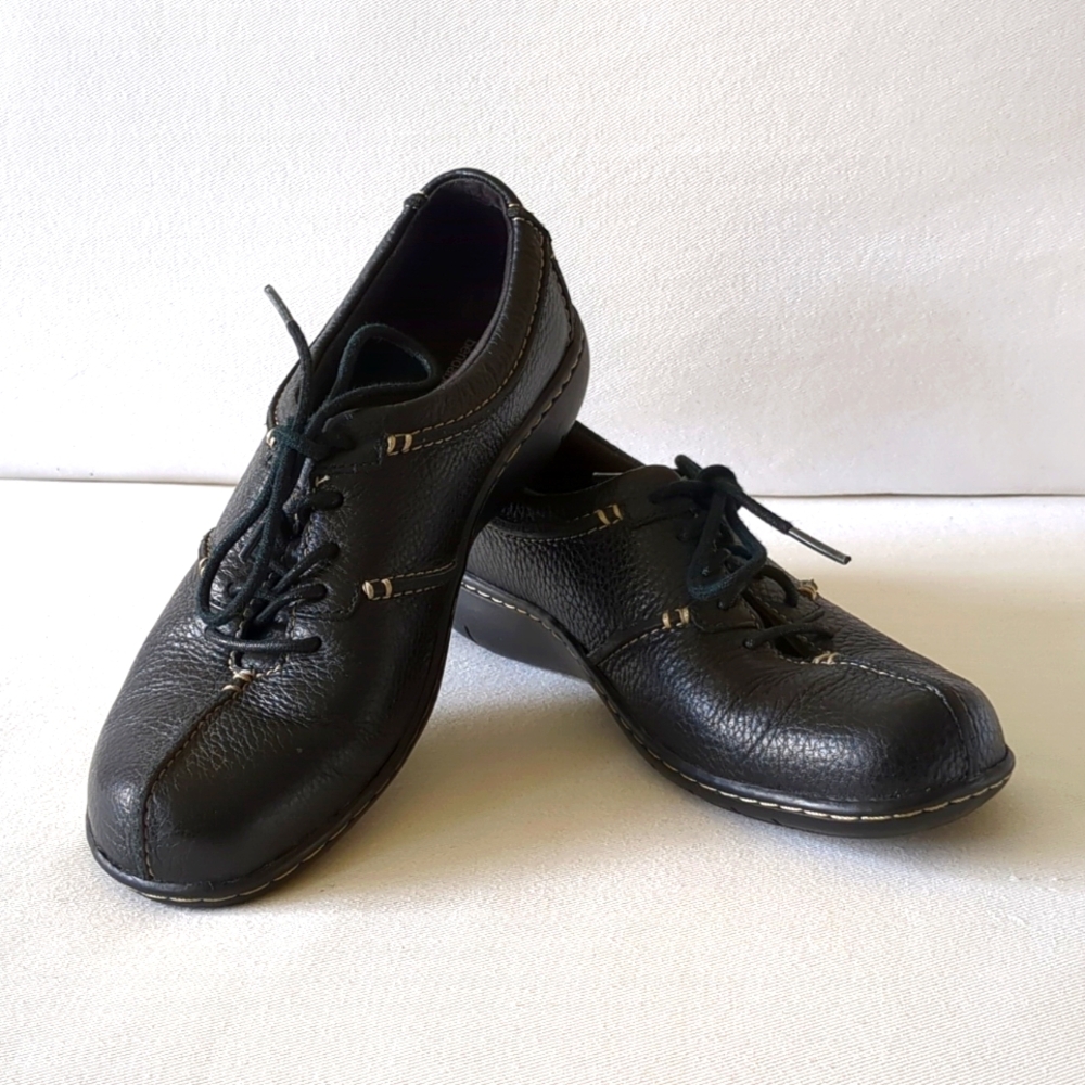 Clarks. Bendables. Black. Size 6.5M